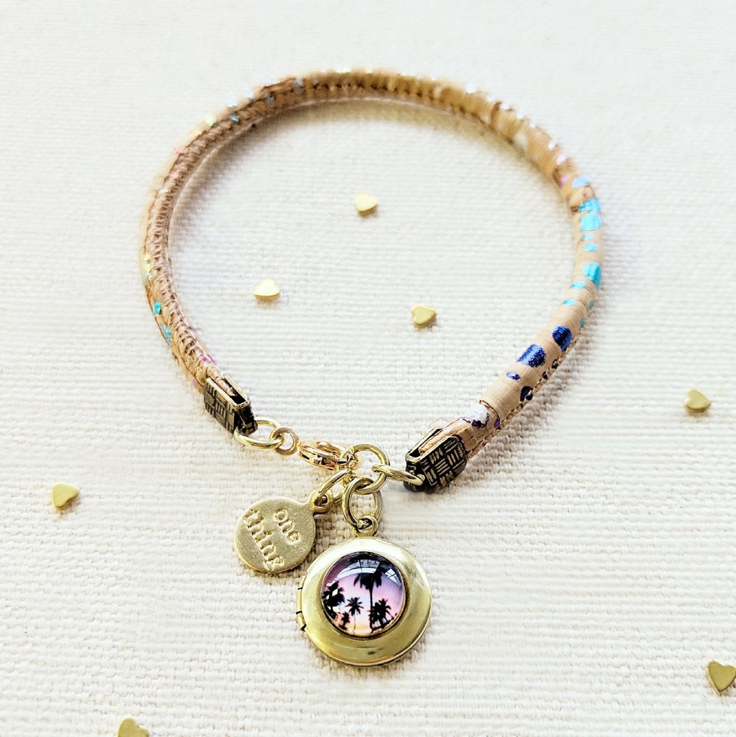 KIDS! - "BALI RETREAT" LOCKET BRACELET ON CORK (VEGAN) - .