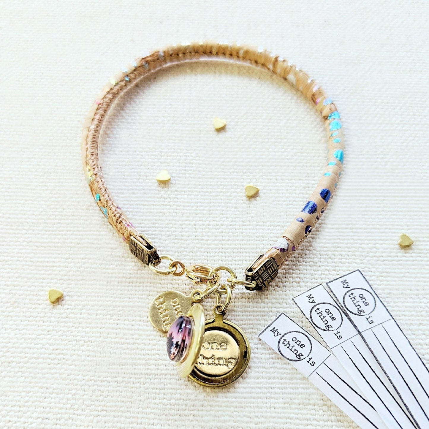 KIDS! - "BALI RETREAT" LOCKET BRACELET ON CORK (VEGAN) - .