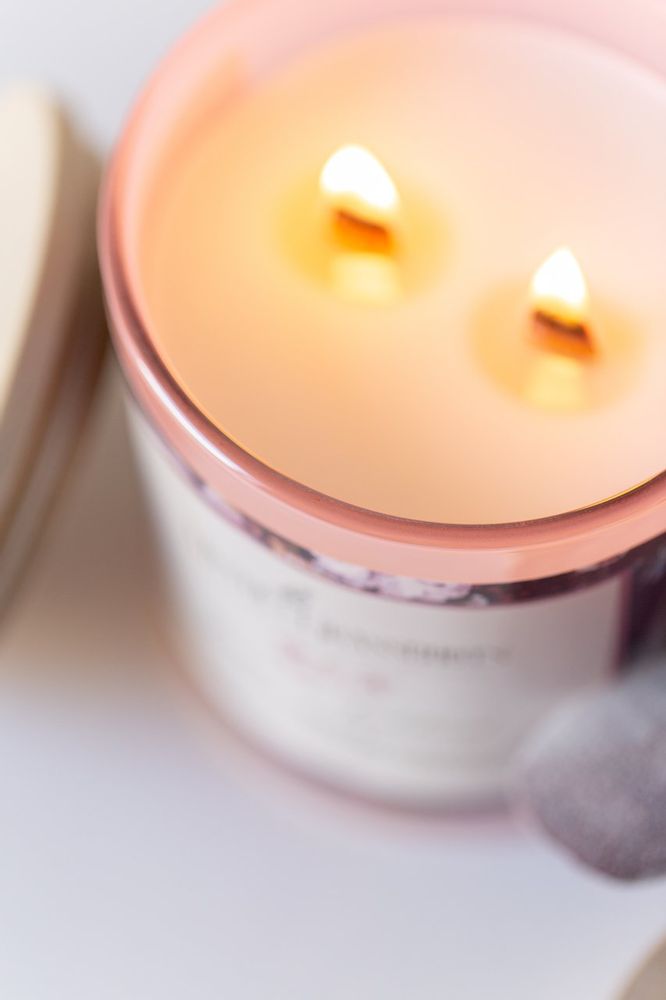 Jasmine & Sandalwood Scented Candle - .